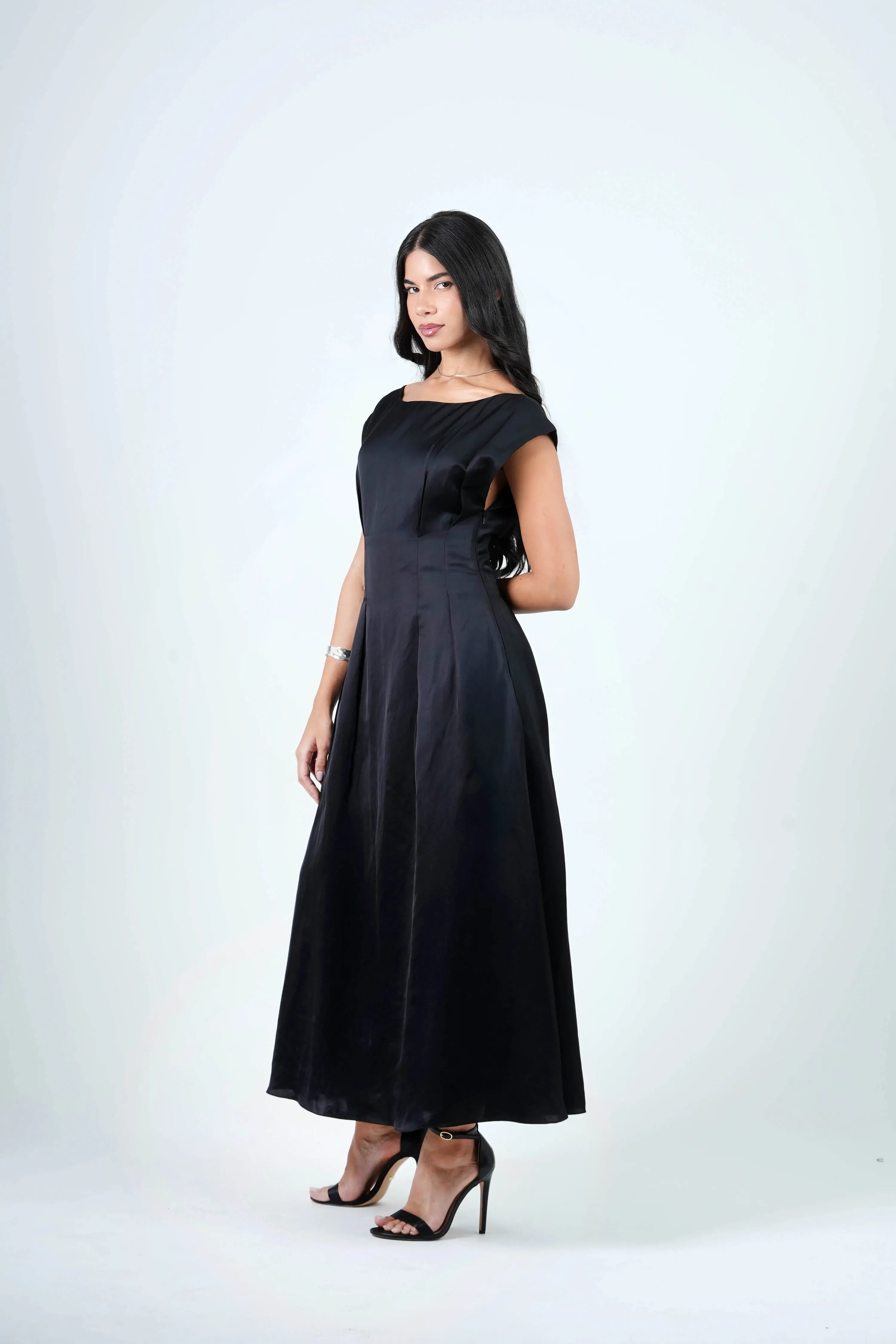 Stella Midi Dress – Black