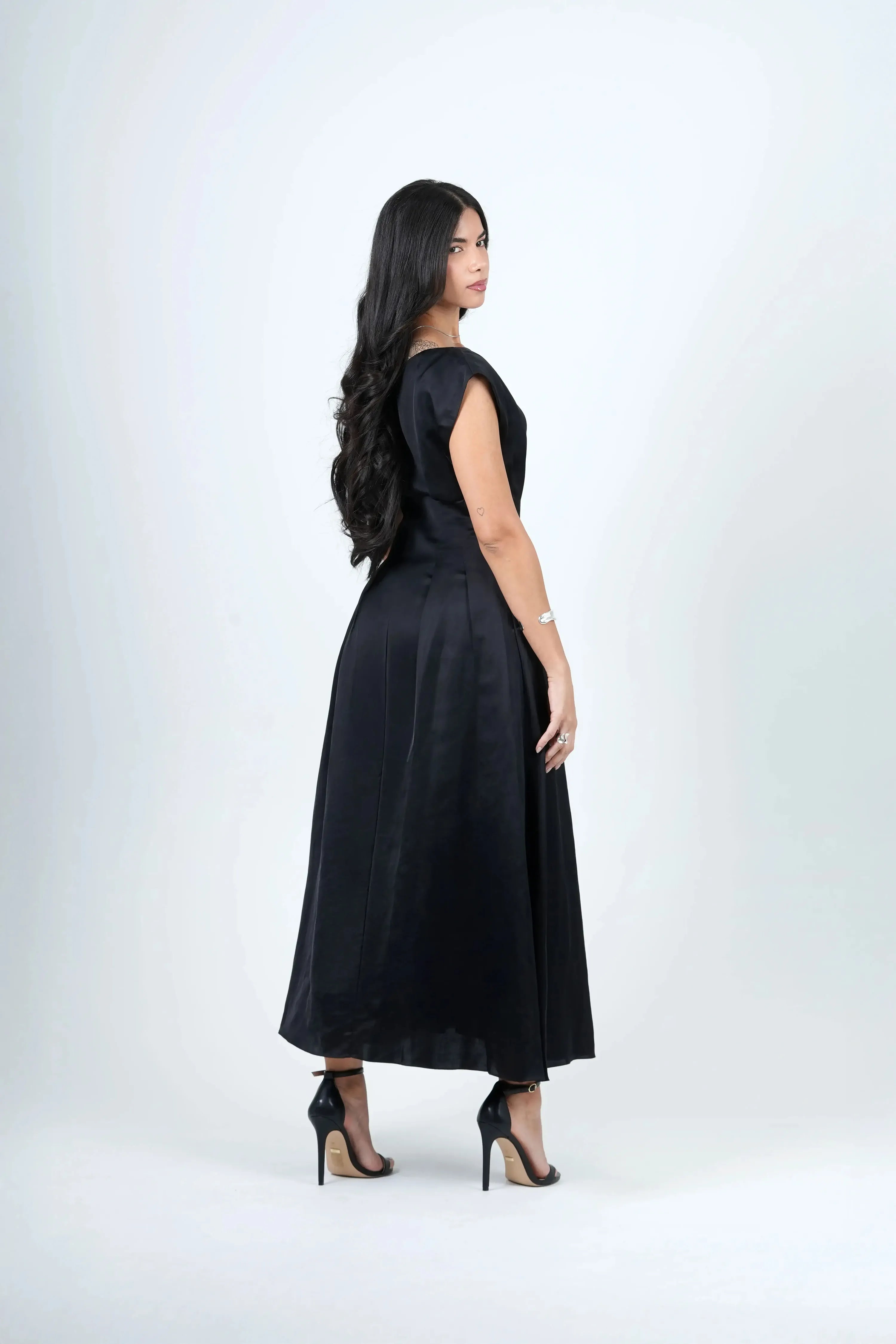 Stella Midi Dress – Black