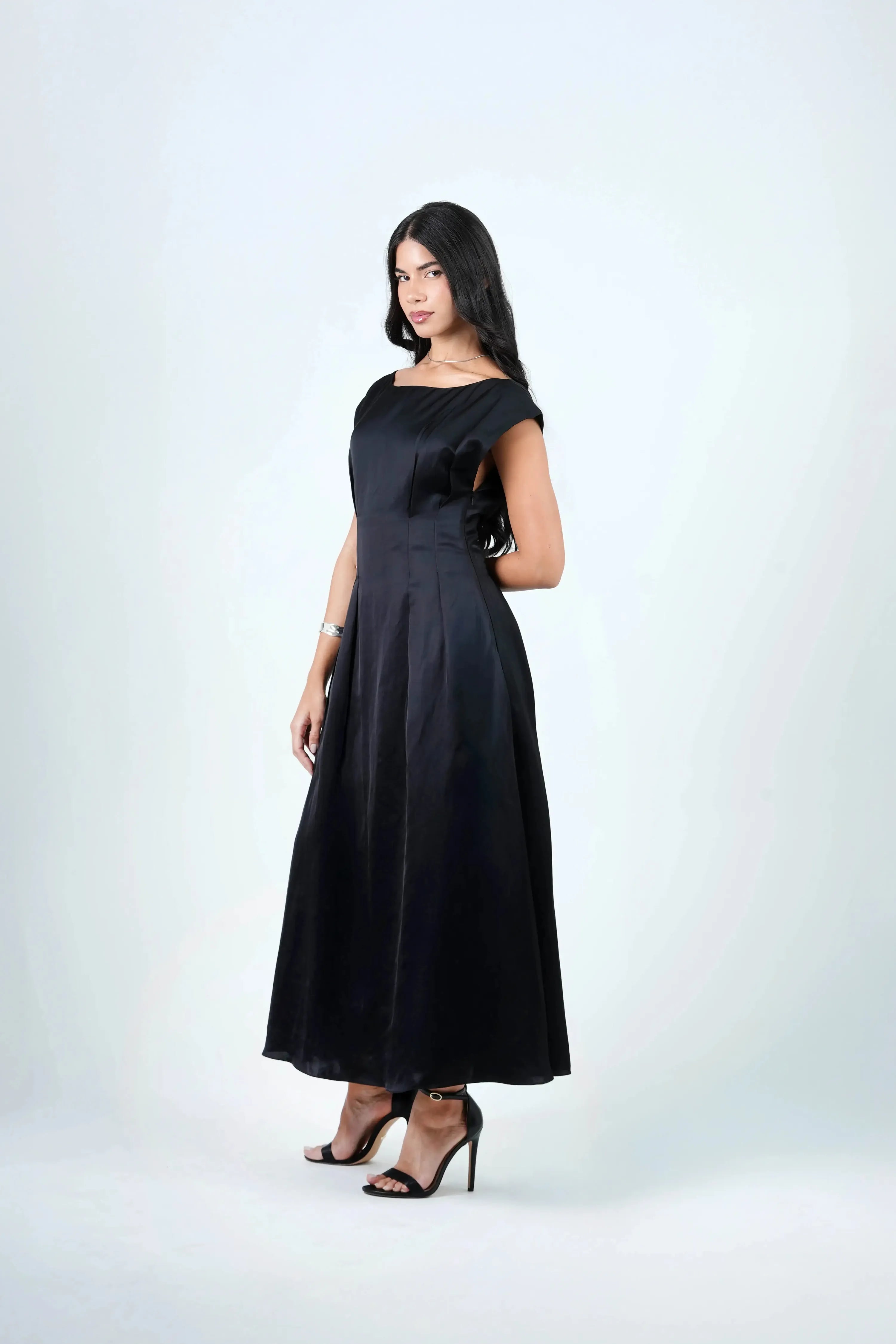 Stella Midi Dress – Black